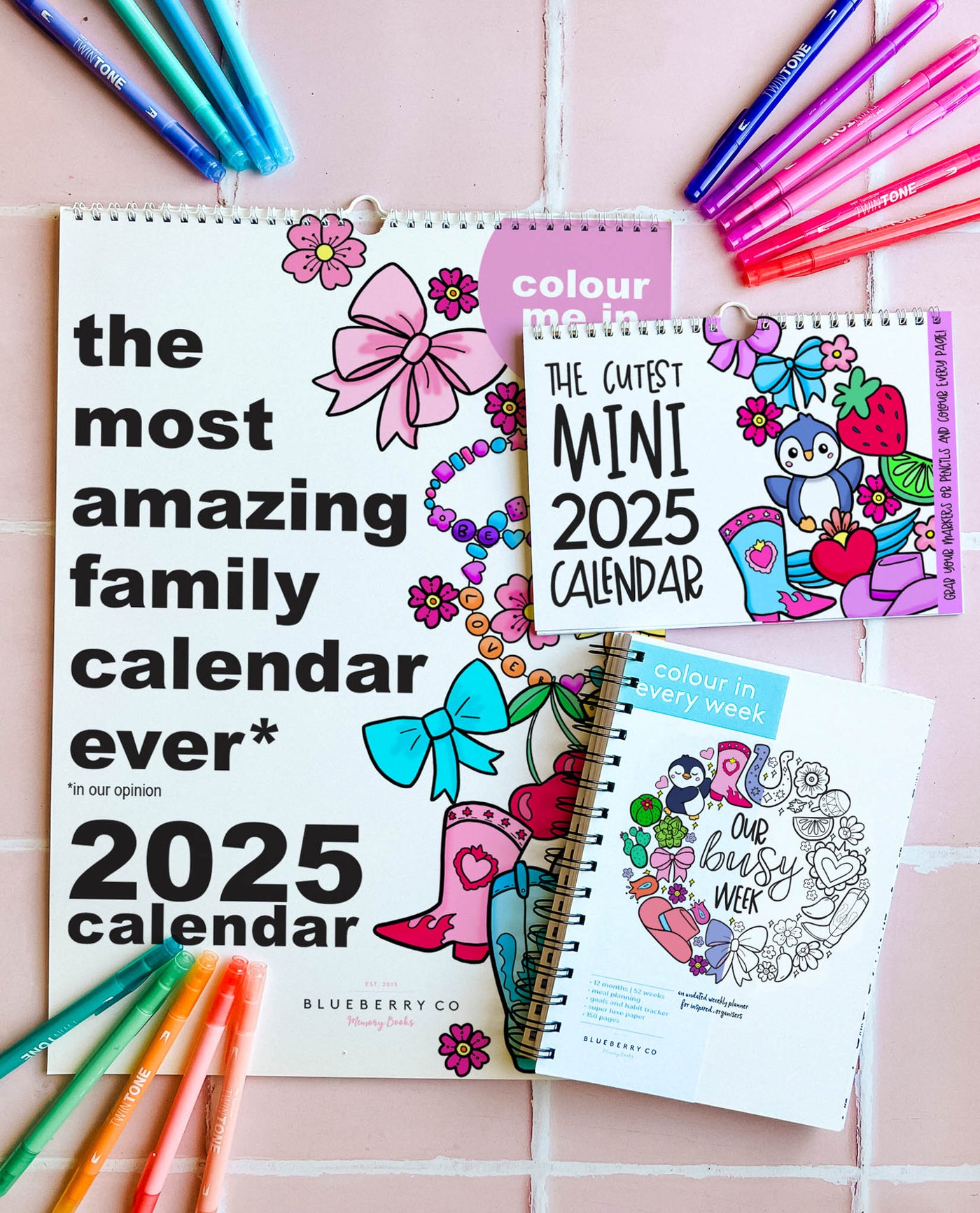 2025 Family Calendar / Colour-Me-In Calendar to Keep Your Family Organised